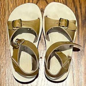 Sun Sans Surfer waterproof gold sandals size 8